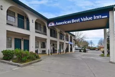 호텔 Crossroads Inn Downtown Sacramento