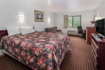 酒店 Days Inn By Wyndham Stoughton Wi