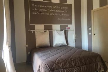 تختخواب و صبحانه La Perla Delle Saline