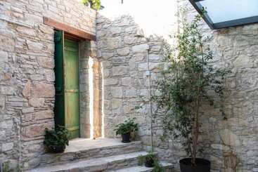 Hotel Oinou Strata Adults Only