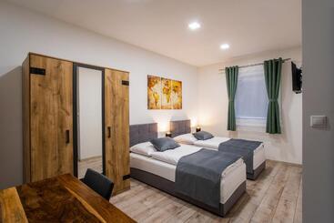 膳宿费 Penzión Imperial