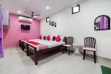 Hotel Oyo 47629  Paawan Home Stay & Resturent