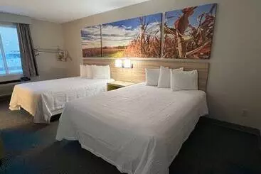 هتل Days Inn By Wyndham Jamestown