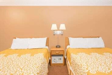 בית מלון כפרי Days Inn By Wyndham Worthington