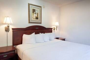 فندق Studio City Court Yard