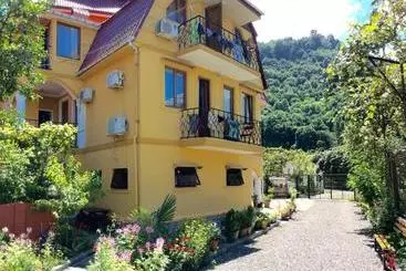پانسیون Deluxe Guest House