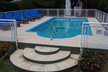 هتل Hosteria Sueños Dorados