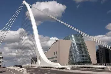 هتل Moxy Dublin City