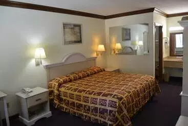 호텔 Economy Inn Cuyahoga Falls