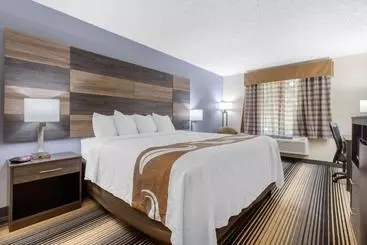 Hotel Quality Inn Airportnear Uptown