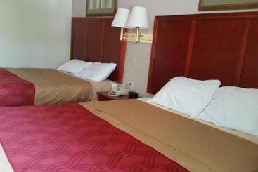 فندق Rodeway Inn Mitchell