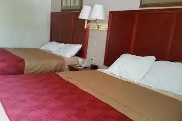 בית מלון כפרי Rodeway Inn Mitchell