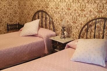 پانسیون Casa Turística Plaza Del Conde