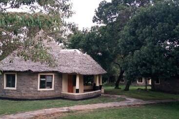 Hotel Mara Topi Safari Lodge