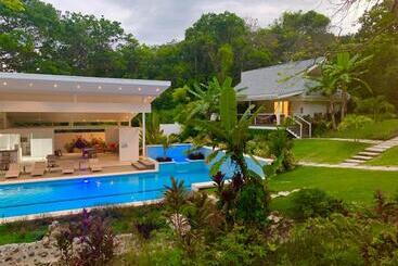 Aves Hotel Montezuma