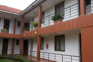 Hotel St Lira