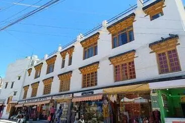 Hotel White House, Leh