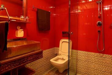 هتل Zyu By Casa Deyra