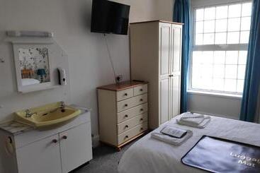 Pensão Elnor Guest House