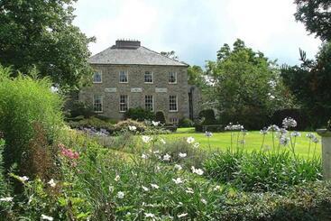 Pension Kilmokea Country Manor & Gardens