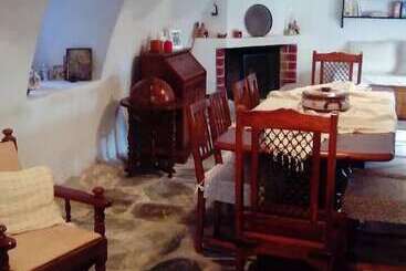 پانسیون Charouda Stone Tower