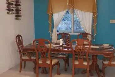 پانسیون Pat's Palace