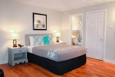 호텔 Colonial Inn Seekonk