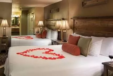 Postmarc Hotel And Spa Suites