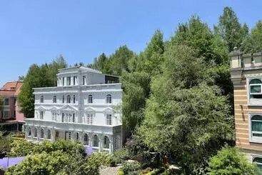 تختخواب و صبحانه Chateau De Olliere