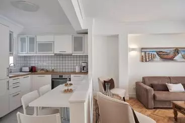 Turistlejligheder Marvelous N Bright Apt Next To Megaro Mousikis