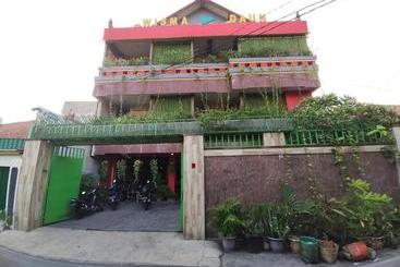 Hotelli Oyo 2095 Wisma Daun