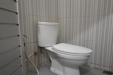 Hotel Oyo 2037 Kost Oteng Syariah