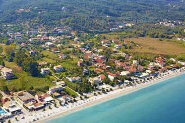 هتل Kormoranos Beach