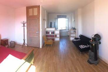 مبيت وإفطار Librairie Abelard