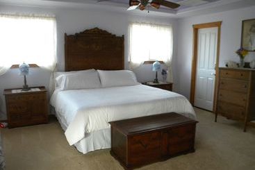 Dancing Moon Bed & Breakfast