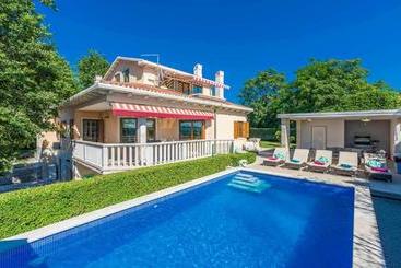 شقق خاصة سياحية Villa Rosa Labin