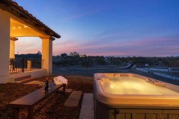 קוטג'' Alydar  Adelaide