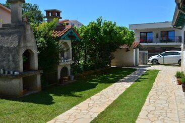 דירות לתיירים Elen