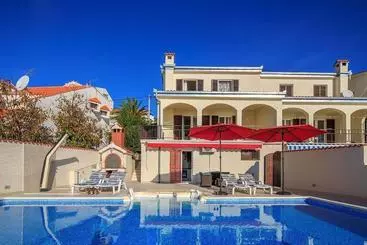 Apartamentos turísticos Villa Karla
