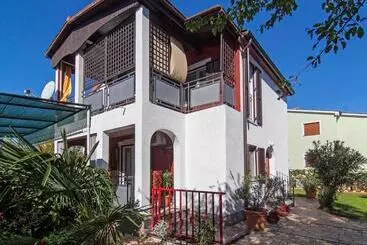 Apartments Ana Valbandon