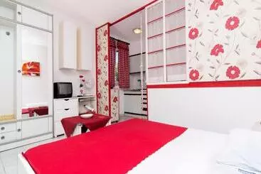Apartments Ana Valbandon