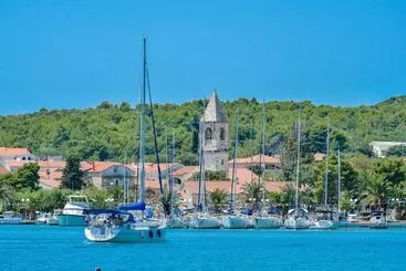 ツーリストアパートメント Apartments Villa Ana