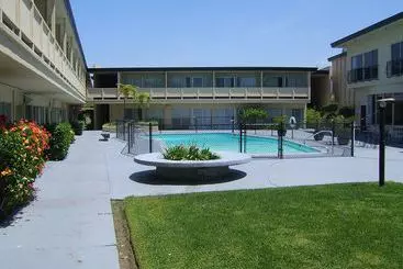 هتل Hillsdale Inn