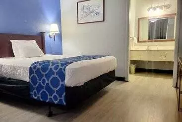 Отель Howard Johnson by Wyndham Hannibal