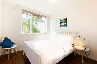 Rosie, 2bdr St.kilda Apartment