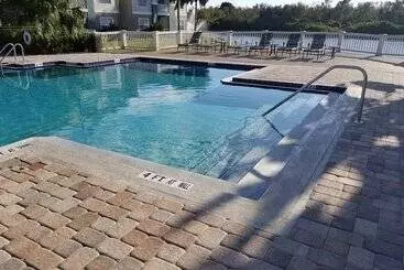 ツーリストアパートメント Condo Near Img Academy & Beaches