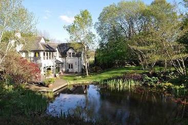 کلبه Lawburn House