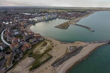 דירות לתיירים Saffrons Apartment