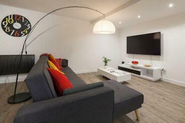 Жильё для туристов La Dimière   Appartements De Standing En Hyper Centre   Louviers