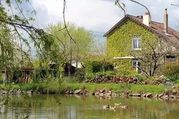 تختخواب و صبحانه La Bonnauderie